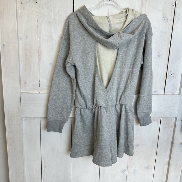 FREE PEOPLE Movement Such A Flirt Open Back Hoodie Romper Heather Gray Sz XS NEW - Picture 6 of 11